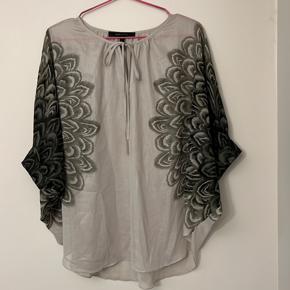 BCBGMAXAZRIA Fiona Drapey Printed Keyhole Blouse
